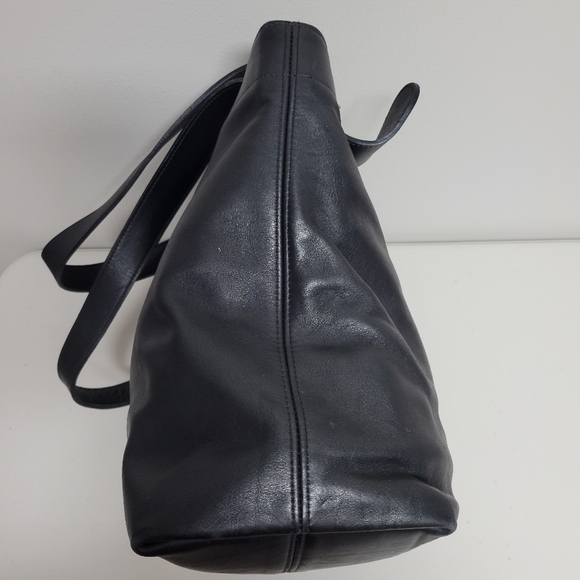 Vintage Coach Lafayette Leather Shoulder Bag #4140. - Picture 4 of 17